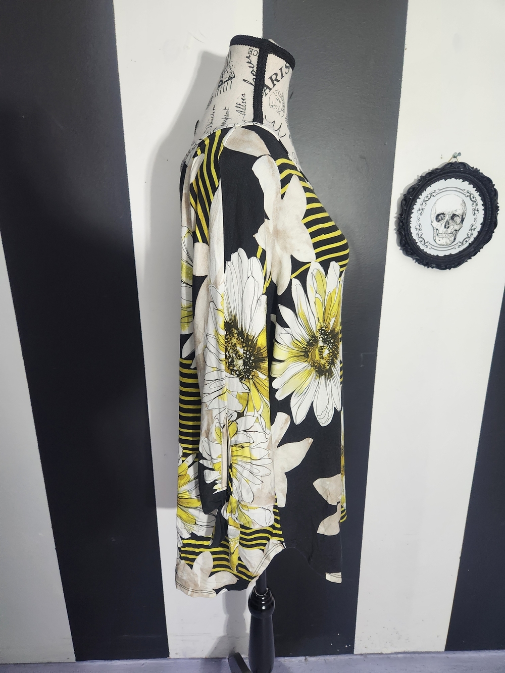 Joseph Ribkoff Black and White Printed Top - Picture 2 of 7